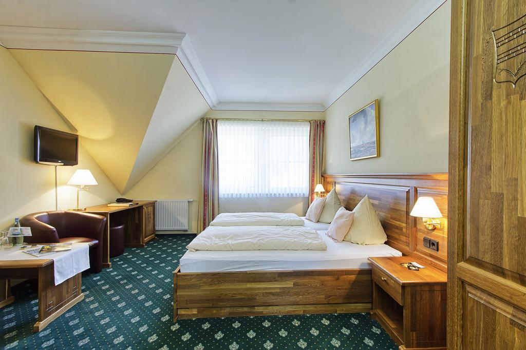Golfpark Gut Dueneburg Hotel Харен Стая снимка