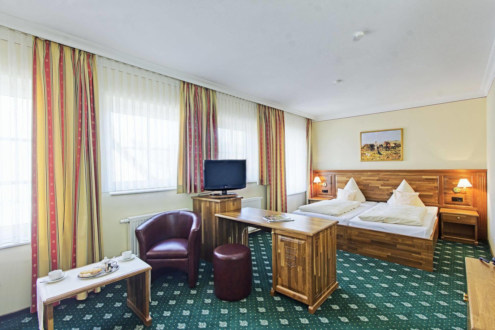 Golfpark Gut Dueneburg Hotel Харен Екстериор снимка